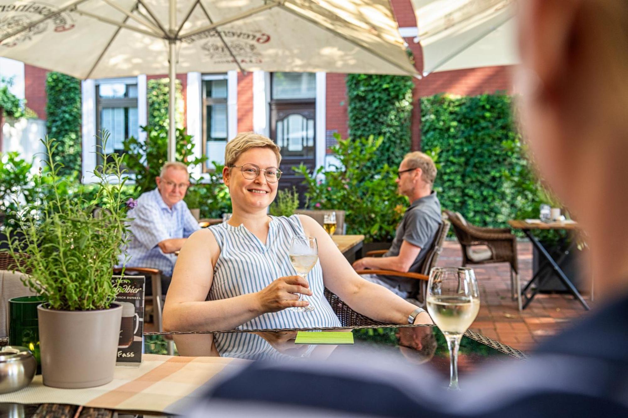 Hotel Restaurant "Zur Post" Holdorf Buitenkant foto